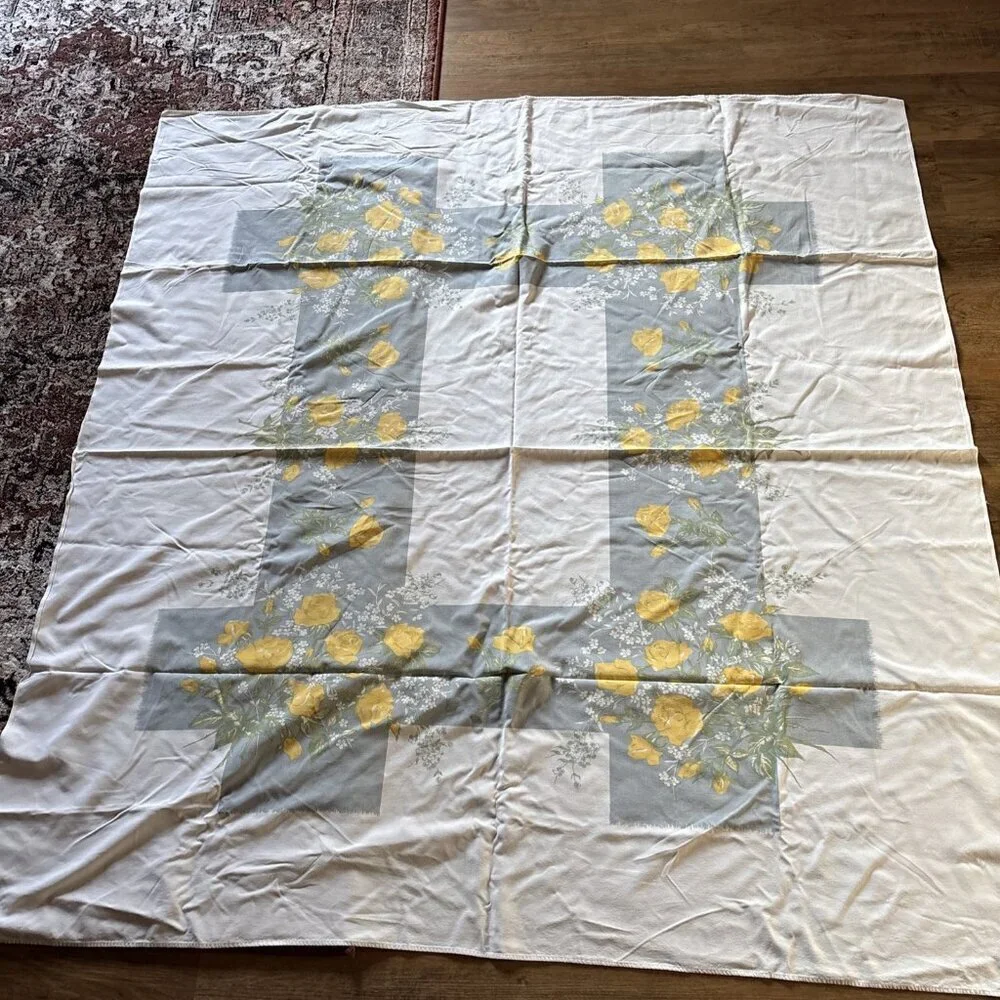Vintage Spring cotton Tablecloth White Yellow And Gray Size 65 X 60